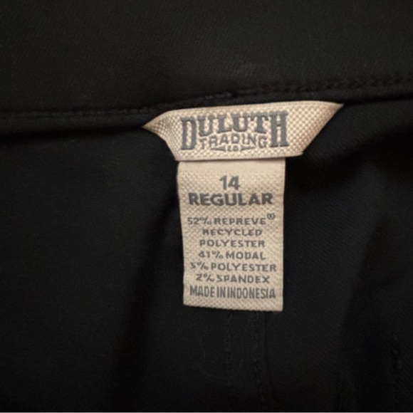 Duluth Trading Black Dyehard Kick Crop Pants Women’s 14 Regular NWT - Picture 11 of 12